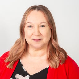 Tracey Hemingway