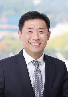 Dong-Seok (Johan) Oh