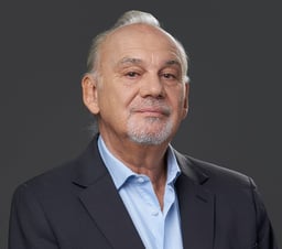 Eduardo J. Viñales