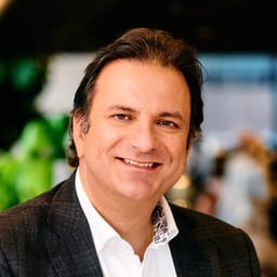 Daniel Santurio González