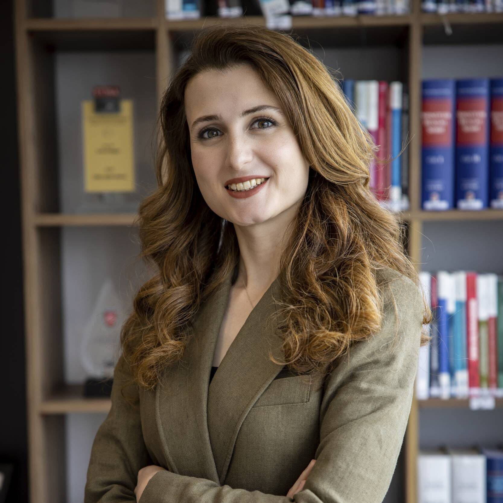 Dr. Elif Gökşen