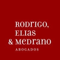 Logo Rodrigo, Elias & Medrano Abogados